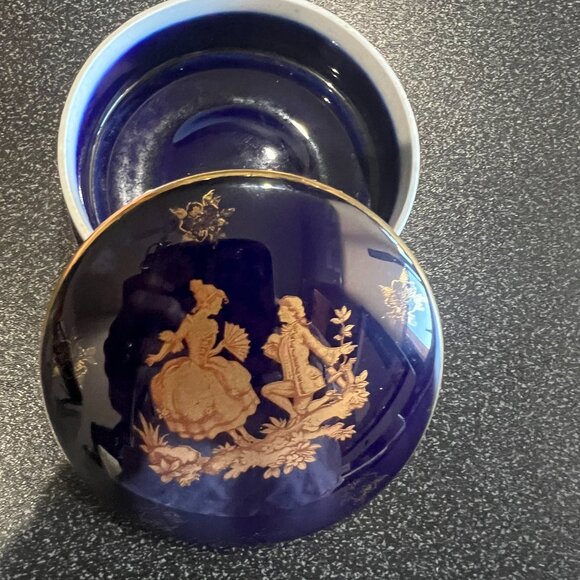 VINTAGE LIMOGE TRINKET DISH WITH LID - Picture 3 of 5